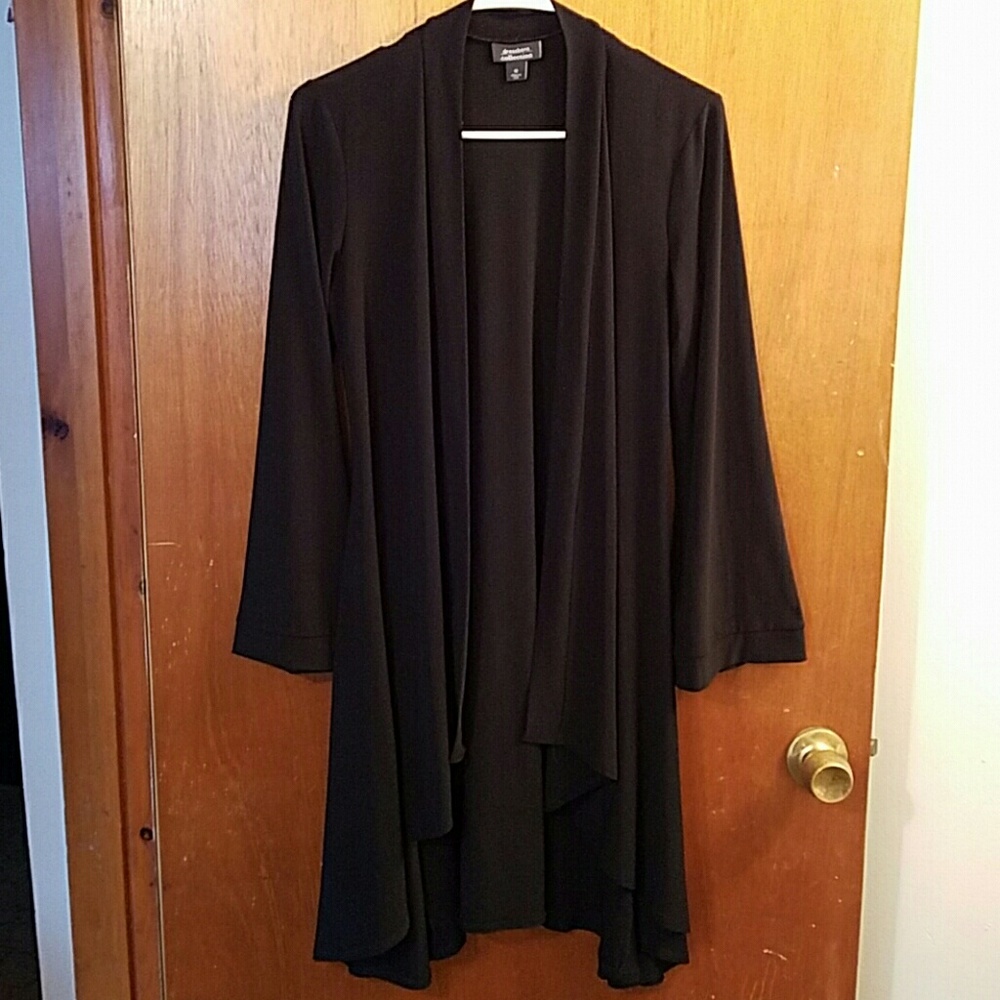 Black flowy Cardigan size M/M
